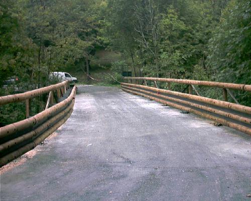 [Barriera in legno acciaio omologata guard-rail H2 bordo ponte]